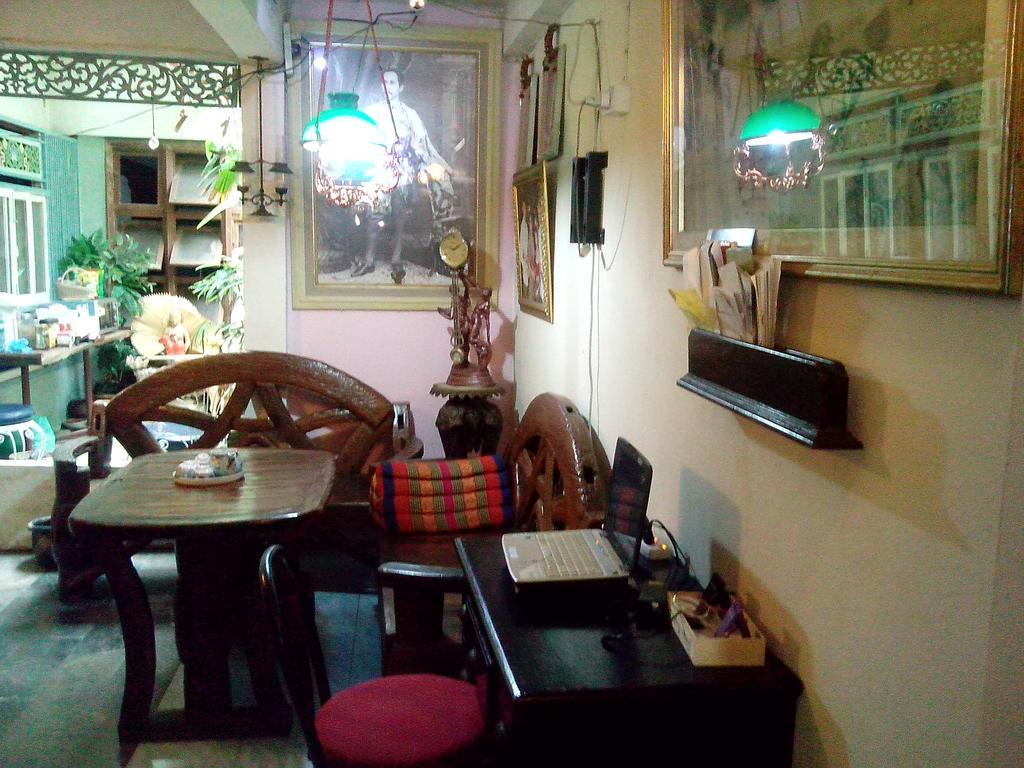 Hotel Cafe De Baan Raow Bangkok Exterior foto