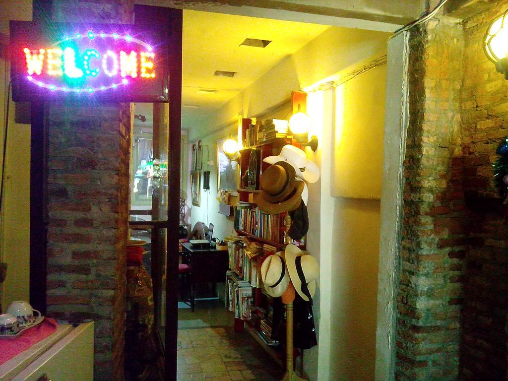 Hotel Cafe De Baan Raow Bangkok Exterior foto